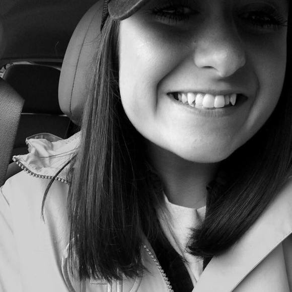 Meet your Posher, Jennifer - Picture 1 of 1